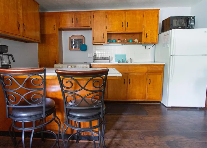 Cozy 1 Bedroom Unit - 4 Blocks From Jax Beach Pier!