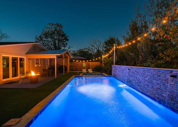 Coastal Home W/ Heated Pool: Mins To Beach & Mayo!